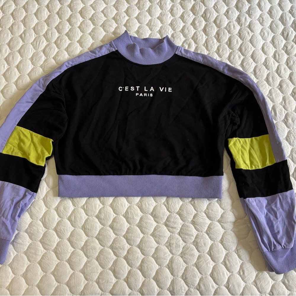 C'est La Vie Paris Colorblock Cropped Sweatshirt